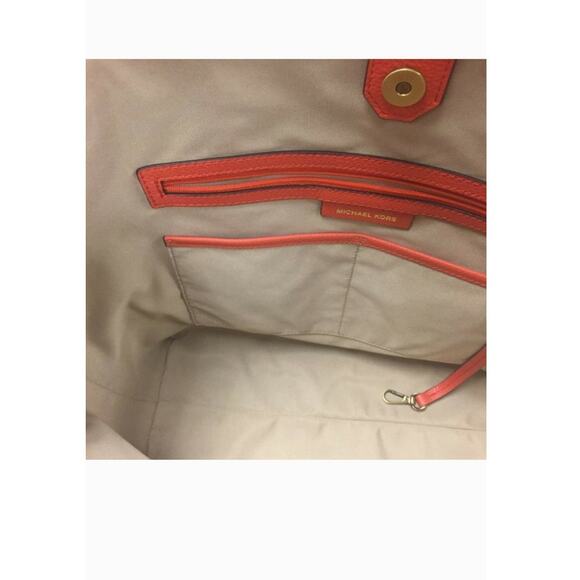 NWT Michael Kors Large JUNIE Light Terracotta Coral Tote Chevron Print - Picture 5 of 8